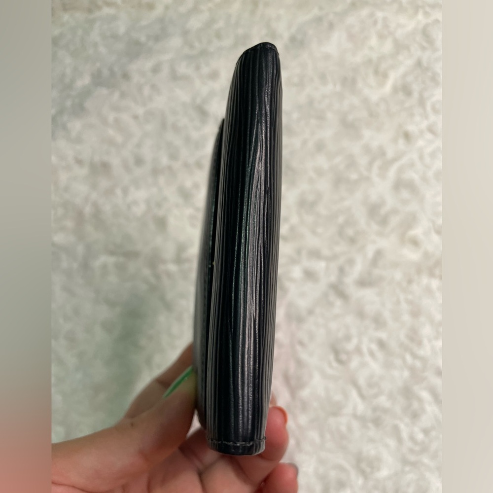 Louis Vuitton Black Epi Elise Trifold Wallet ๐ค - Picture 7 of 17